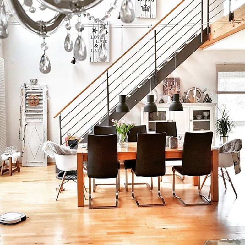 Wnętrza tygodnia z instagramu, czyli niesamowita aranżacja jadalni z salonem w domu z antresolą (54492)