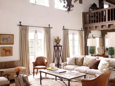 tradycyjny i piękny dom amerykańskiej aktorki Reese Witherspoon w Kalifornii. Ciepły, z klasą i elegancki,