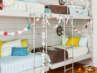 Łóżka piętrowe w pokoju dziecięcym (43239)