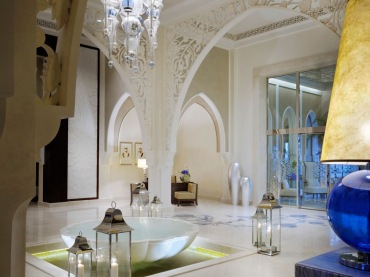 to podróż do Dubaju, czyli nocleg i wypoczynek w luksusowym hotelu - zapraszam na orientalną porcję designu !