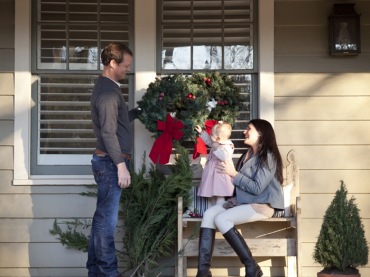 zawsze mnie ciekawiło jak wyglądają święta w ciepłym klimacie - to przykład domu w świątecznej dekoracji w Arkansas....