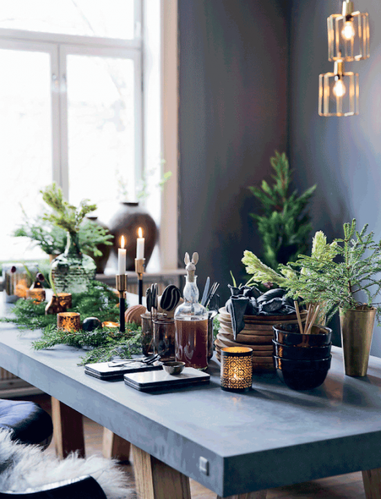 Jak udekorować świątecznie szary stół w szarej jadalni ?