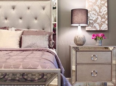 Luksusowa i elegancka aranżacja sypialni ze srebrnymi dodatkami (51816)