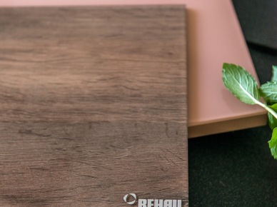 Fronty kuchenne o wyglądzie drewnianych desek (54810)
