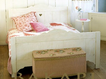 Łóżko drewniane malowane na biało (26935)