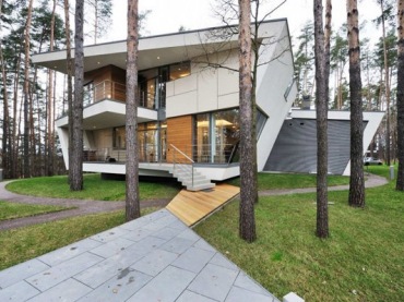 awangarda, ekstrawagancja, oryginalność i klasa - to wyznaczniki nowoczesnych projektów domów w Rosji...