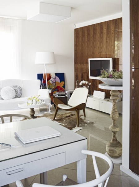 Biało-brązowe wnętrze,okładziny na scianę,orzechowe okleiny,orzech z połyskiem,nowoczesne wnetrze,jak urzadzić małe mieszkanie,eleganckie wnętrze