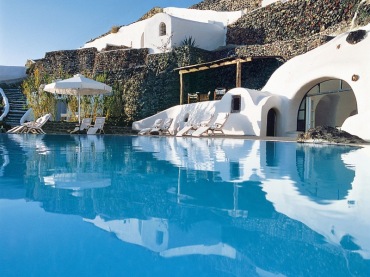 niesamowity, grecki hotel w Santorini. Mieści się na kladerach,czyli dziurach, które powstały na skutek gwałtownej eksplozji wulkanu. Magia i czar mocy żywioł i piękna natury....