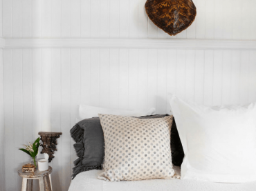 Kara Rosenlund - kolejny przykład białych wnętrz w rustykalnym stylu - to dom australijskiej stylistki. Piękny, w naturalnej oprawie, stylowy i...