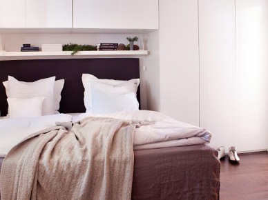 Biało-czarna sypialnia w mninimalistycznym stylu (20555)