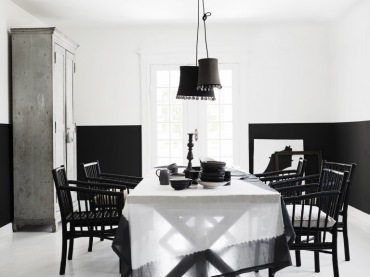 Biało-czarna jadalnia,skandynawska jadalnia,aranżacja skandynwskiej jadalni,czarny stół,czarne krzesła (35083)