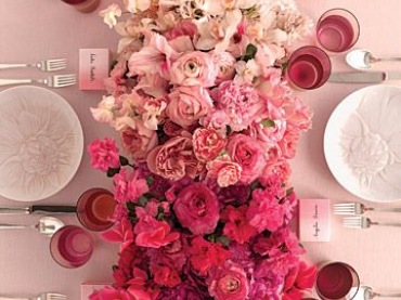 Róże,dekoracja stołu,odświetny stół,różowe aranzacje,stół z rózami,jak udekorować stół (32293)
