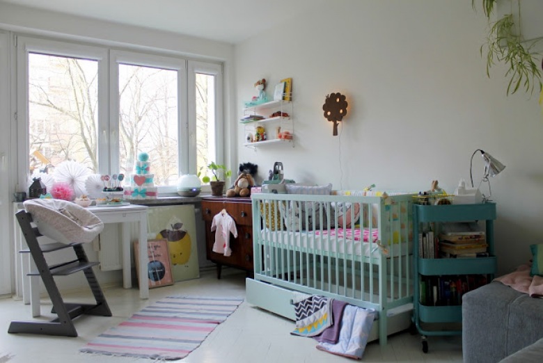 Uroczy kącik Romy na Lovingit, czyli inspirujący pomysł, jak zorganizować przestrzeń dla dziecka na... 25 m2! Od naszej zaprzyjaźnionej blogerki ;) (49239)