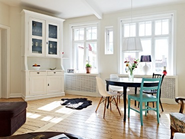 jak urządzić się w stylu skandynawskim ? kilka fotografii demonstruje typową aranżację w szwedzkich domach. Popularna,...
