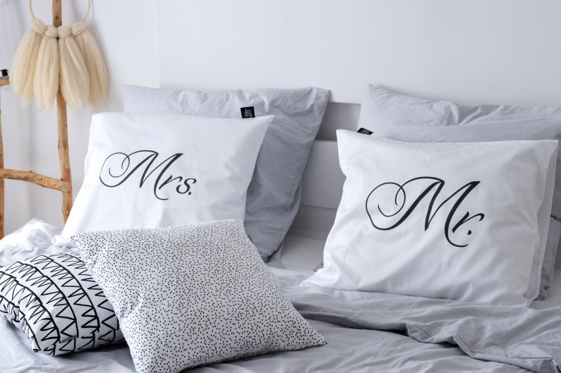 Za klimat sypialni odpowiadają w głównej mierze zastosowane dodatki, przede wszystkim typografia na poduszkach,...