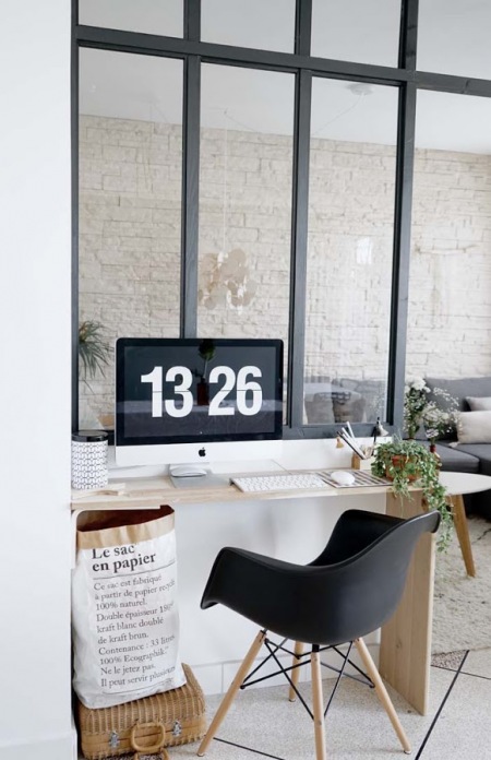 Mały pokój biurowy w skandynawskim stylu