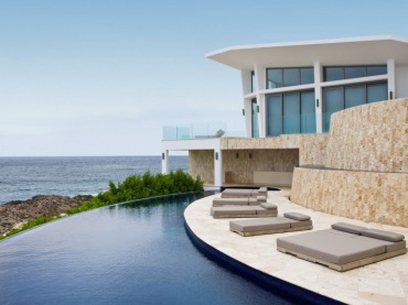 nowoczesna rezydencja nad oceanem - piękna architektura i ocean jak marzenie...