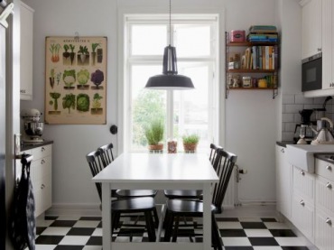 mieszkanie w stylu skandynawskim nie musi być monochromatyczne lub tylko białe i czarne - to stereotyp ! jeśli lubi się...