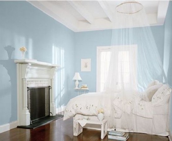 Biale moskitiery w aranżacji sypialni w różnych stylach