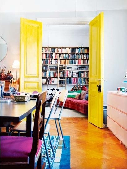 Żółte drzwi