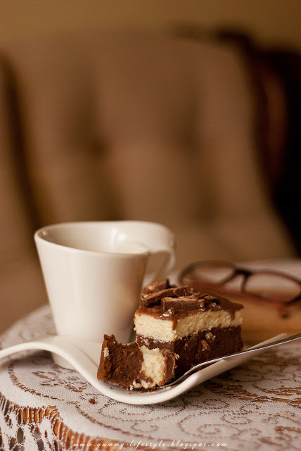 Yummy Lifestyle - Z uwielbienia dla jedzenia.: Sernik czekoladowo-waniliowy.