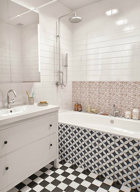 Biała łazienka z etno płytkami na podłodze, wannie i ścianie w łazience
