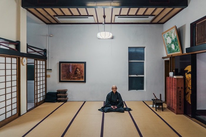 Harmonijna aranżacja wnętrza według japońskiej sztuki