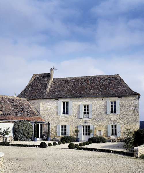 Wiejski , francuski dom w kamieniu