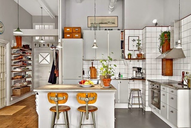 Biało-szara kuchnia z drewnianymi i stalowymi detalami w stylu modern vintage